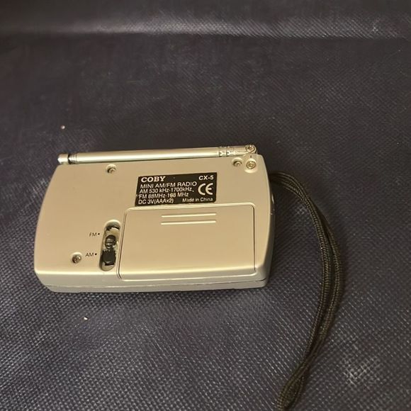 Hand Held Radio - Picture 3 of 5